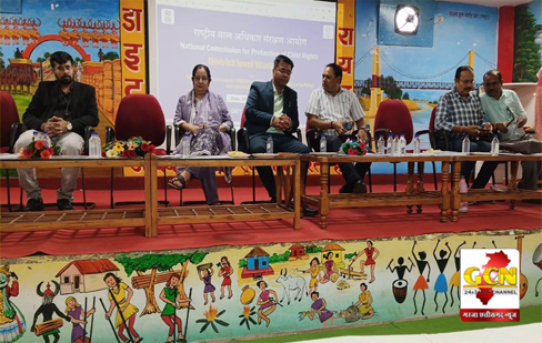 बच्चों के लिए मोबाइल बन रहा साइबर बुलिंग का बड़ा कारण, शिक्षकों को इस संबंध में जागरूक करने कार्यशाला आयोजित बच्चों के लिए मोबाइल बन रहा साइबर बुलिंग का बड़ा कारण, शिक्षकों को इस संबंध में जागरूक करने कार्यशाला आयोजित