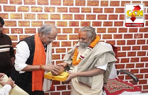 जीत के बाद बृजमोहन अग्रवाल अपने प्रतिद्वंदी महंत रामसुंदर दास से मिले, चरण स्पर्श कर लिया आशीर्वाद जीत के बाद बृजमोहन अग्रवाल अपने प्रतिद्वंदी महंत रामसुंदर दास से मिले, चरण स्पर्श कर लिया आशीर्वाद