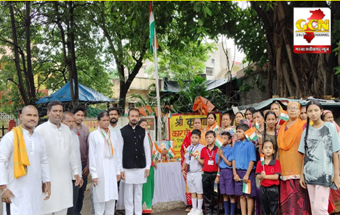 पंडित भगवती चरण शुक्ल वार्ड में शहर प्रवक्ता मोहम्मद मजीद फहीम ने किया ध्वजारोहण पंडित भगवती चरण शुक्ल वार्ड में शहर प्रवक्ता मोहम्मद मजीद फहीम ने किया ध्वजारोहण