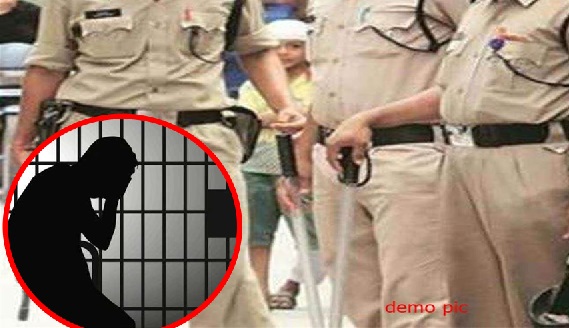 हिरासत में यौन संबंध बनाने के लिए किया मजबूर, पुलिस अधीक्षक समेत छह पुलिसकर्मियों पर गिरा गाज हिरासत में यौन संबंध बनाने के लिए किया मजबूर, पुलिस अधीक्षक समेत छह पुलिसकर्मियों पर गिरा गाज