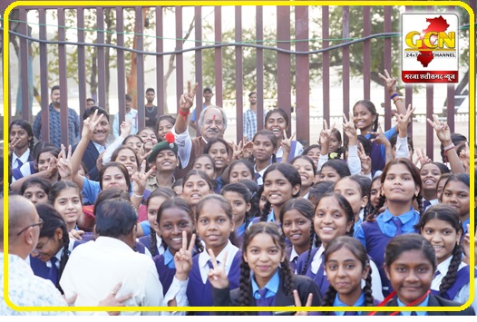 दानी गर्ल्स स्कूल की छात्राओं को मिली बड़ी सौगात, बूढ़ा तालाब मार्ग पर बने गेट का ताला खुला दानी गर्ल्स स्कूल की छात्राओं को मिली बड़ी सौगात, बूढ़ा तालाब मार्ग पर बने गेट का ताला खुला