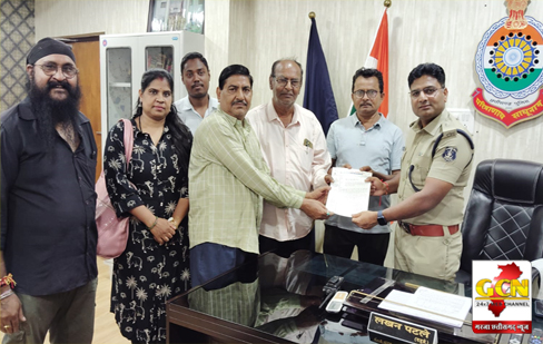 शहर में बढ़ती अपराधिक गतिविधियों पर अंकुश लगाने बाबत, संस्था अवाम ए हिन्द सोशल वेलफेयर कमेटी ने एस.एस.पी. और अति. पुलिस अधीक्षक को सौंपा ज्ञापन शहर में बढ़ती अपराधिक गतिविधियों पर अंकुश लगाने बाबत, संस्था अवाम ए हिन्द सोशल वेलफेयर कमेटी ने एस.एस.पी. और अति. पुलिस अधीक्षक को सौंपा ज्ञापन