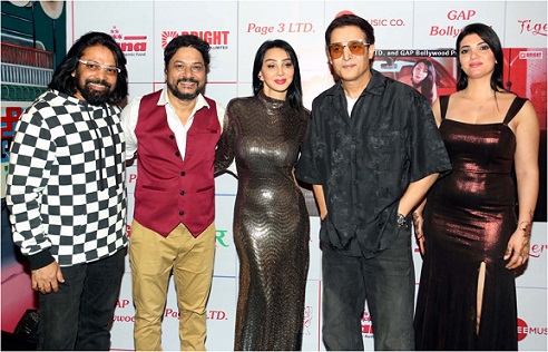 इंटरनेशनल एक्ट्रेस कैनाज़ परवेज़ की दस साल बाद बॉलीवुड में वापसी