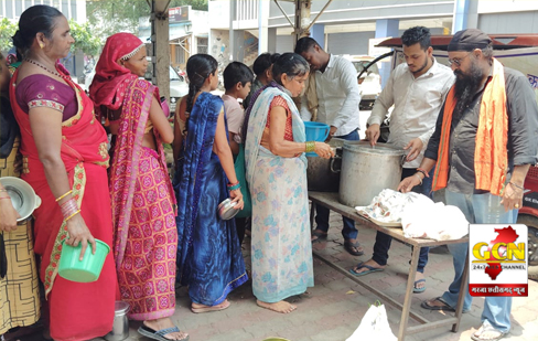 भूख और भीषण गर्मी से राहत पहुंचाने के उद्देश्य से संस्था अवाम ए हिन्द सोशल वेलफेयर कमेटी ने अस्पतालों में मरीज के परिजनों को भोजन छाछ तथा व्यस्तम मार्गों में राहगीरों को छाछ का किया वितरण : मो. सज्जाद खान, संस्थापक भूख और भीषण गर्मी से राहत पहुंचाने के उद्देश्य से संस्था अवाम ए हिन्द सोशल वेलफेयर कमेटी ने अस्पतालों में मरीज के परिजनों को भोजन छाछ तथा व्यस्तम मार्गों में राहगीरों को छाछ का किया वितरण : मो. सज्जाद खान, संस्थापक