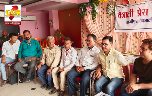 लोकतंत्र की मज़बूती के लिए प्रेस की आजादी जरूरी: रामनाथ विद्रोही।