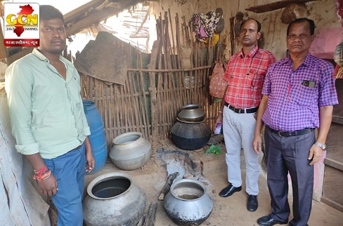 जिला जांजगीर चांपा  की  संयुक्त अवैध शराब निर्माण और भंडारण के विरुद्ध ताबड़तोड़ कार्रवाई... 