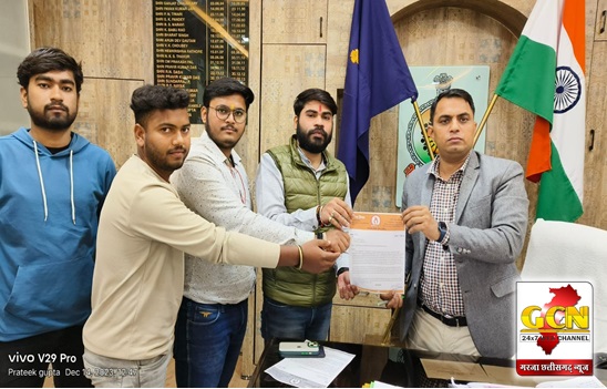 सार्वजनिक स्थलों पर असामाजिक तत्वों के आवागमन से हो रही परेशानी - गैर राजनीतिक दल आजाद सेवा संघ ने सौंपा एसपी को ज्ञापन