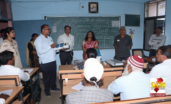 निर्वाचन में रिपोर्टिंग का कार्य समय सीमा पर होना सबसे महत्वपूर्ण - संभागायुक्त श्रीमती शिखा राजपूत