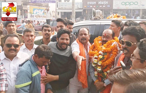 डिप्टी सीएम का आत्मीय स्वागत डिप्टी सीएम का आत्मीय स्वागत