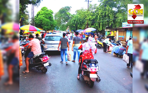 साप्ताहिक बाजार लगने के दिन नियमित रूप से पेट्रोलिंग कर व्यवस्था को दुरूस्त करवाना चाहिए साप्ताहिक बाजार लगने के दिन नियमित रूप से पेट्रोलिंग कर व्यवस्था को दुरूस्त करवाना चाहिए