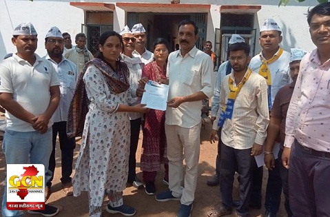 आम आदमी पार्टी के कार्यकर्ताओं ने सौंपा राष्ट्रपति के नाम ज्ञापन आम आदमी पार्टी के कार्यकर्ताओं ने सौंपा राष्ट्रपति के नाम ज्ञापन