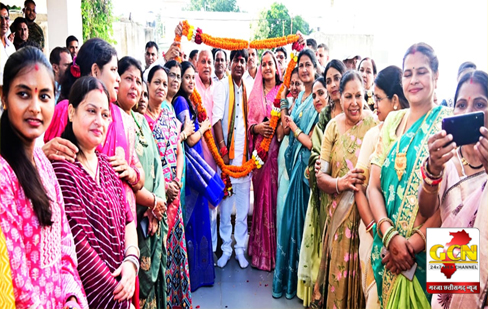 विधायक निवास में मनाया गया तीजा - पोरा त्योहार, पारंपरिक खेलों का हुआ आयोजन विधायक निवास में मनाया गया तीजा - पोरा त्योहार, पारंपरिक खेलों का हुआ आयोजन