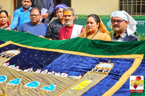 राजस्थान स्थित अजमेर शरीफ के लिए पालिका परिवार की ओर से भेजी गई चादर