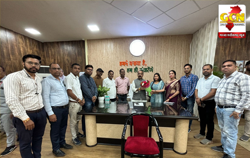 प्रदेश स्तरीय कर्मचारी संघ के पदाधिकारी 6 सूत्री मांग को लेकर माननीय उपमुख्यमंत्री से किया मुलाकात प्रदेश स्तरीय कर्मचारी संघ के पदाधिकारी 6 सूत्री मांग को लेकर माननीय उपमुख्यमंत्री से किया मुलाकात