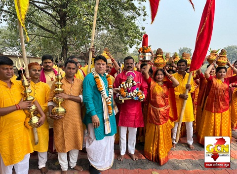 द्वारिकापुरी सोसायटी में कलश यात्रा एवं अभिषेक के साथ प्रारंभ हुआ प्राण प्रतिष्ठा कार्यक्रम द्वारिकापुरी सोसायटी में कलश यात्रा एवं अभिषेक के साथ प्रारंभ हुआ प्राण प्रतिष्ठा कार्यक्रम