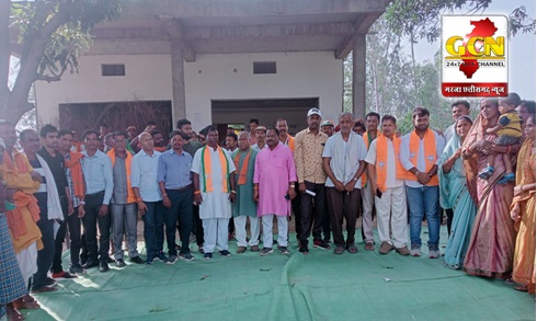 लोगों का दिल जीतने गांवों का कर रहे हैं सघन दौरा लोगों का दिल जीतने गांवों का कर रहे हैं सघन दौरा