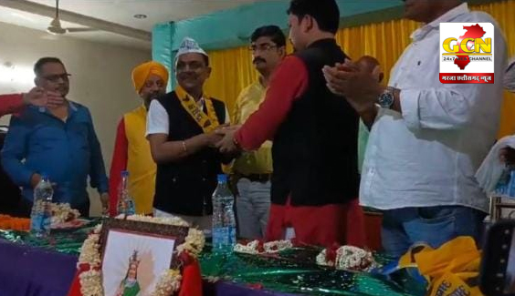 बड़ी खबर: चुनाव से पहले कांग्रेस को बड़ा झटका, खरसिया विधायक के बेहद करीब नेता ने छोड़ी पार्टी, थामा  आम आदमी पार्टी का दामन