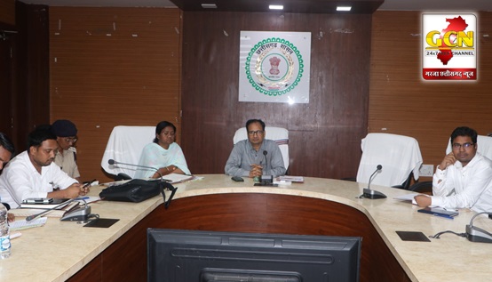 सभी अधिकारी आदर्श आचार संहिता के नियमों का करें पालन - कलेक्टर सभी अधिकारी आदर्श आचार संहिता के नियमों का करें पालन - कलेक्टर