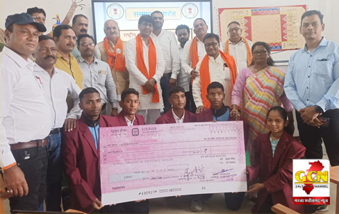 उत्कृष्ट प्रदर्शन करने वाले खिलाड़ियों को किया गया सम्मानित उत्कृष्ट प्रदर्शन करने वाले खिलाड़ियों को किया गया सम्मानित