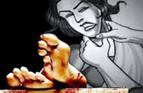 अवैध संबंध के शक में व्यक्ति ने पत्नी समेत तीन बच्चों की हत्या... गिरफ्तार अवैध संबंध के शक में व्यक्ति ने पत्नी समेत तीन बच्चों की हत्या... गिरफ्तार