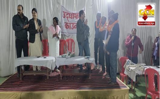 मतदान प्रक्रिया संपन्न कर वापस लौटे मतदान कर्मियों का किया गया स्वागत मतदान प्रक्रिया संपन्न कर वापस लौटे मतदान कर्मियों का किया गया स्वागत