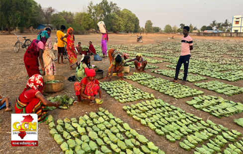 बस्तर के हरा सोना संग्राहकों को बैंक मित्र एवं बैंक सखियों से सीधे मिल रही पारिश्रमिक राशि बस्तर के हरा सोना संग्राहकों को बैंक मित्र एवं बैंक सखियों से सीधे मिल रही पारिश्रमिक राशि