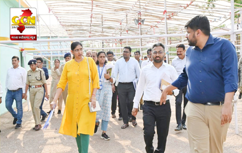 मुख्य निर्वाचन पदाधिकारी श्रीमती कंगाले ने मतगणना के लिए स्ट्रांग रूम एवं मतगणना कक्ष पहुंचकर लिया तैयारियों का जायजा