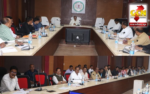 कलेक्टर व जिला निर्वाचन अधिकारी ने मतदान दिवस पश्चात निर्वाचन से संबंधित चर्चा के लिए आयोजित की बैठक कलेक्टर व जिला निर्वाचन अधिकारी ने मतदान दिवस पश्चात निर्वाचन से संबंधित चर्चा के लिए आयोजित की बैठक