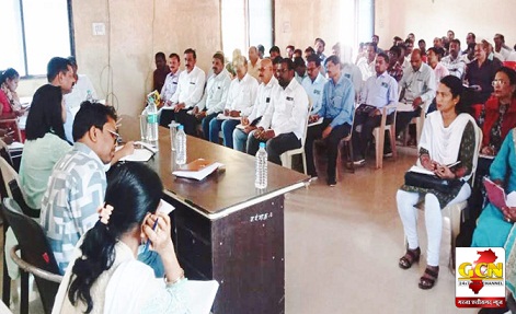 अनुविभागीय अधिकारी श्री उमेश साहू ने ली बैठक अनुविभागीय अधिकारी श्री उमेश साहू ने ली बैठक